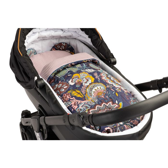 Komplektas kūdikiui "Flowers" pledas 56x76 cm ir pagalvė 36x28 cm 