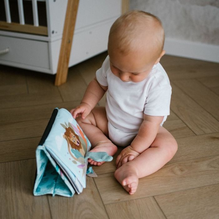 Minkšta kūdikio knygutė "Safari"