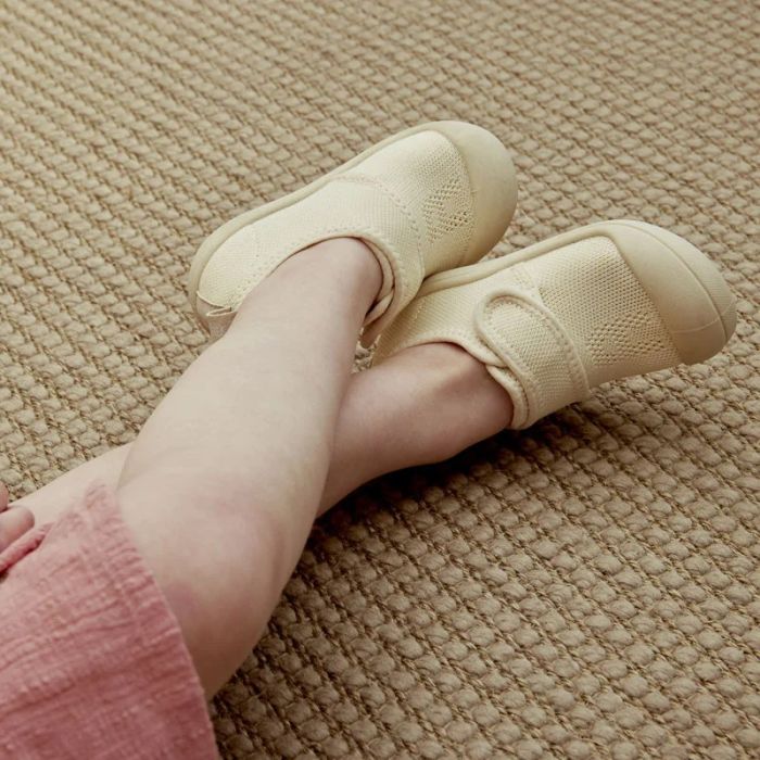 Batukai kūdikiams ir vaikams Attipas "Sneakers beige"  (24-30 dydžiai)