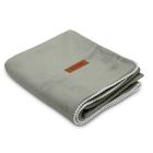 Puošnus aksominis pledas kūdikiui su subtiliais kutukais.